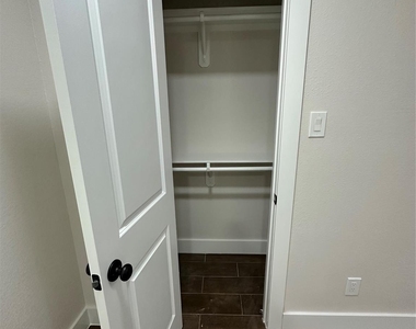 5924 Honeysuckle Drive - Photo Thumbnail 14