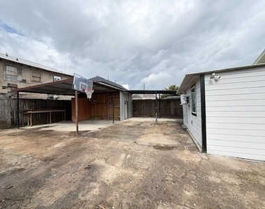 1819 Carr Street - Photo Thumbnail 11