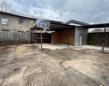 1819 Carr Street - Photo Thumbnail 8
