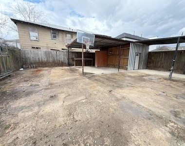 1819 Carr Street - Photo Thumbnail 9