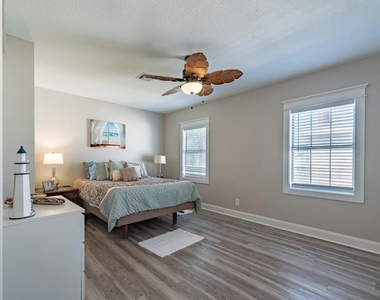 1726 65th Street - Photo Thumbnail 8