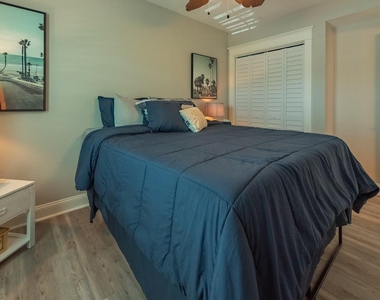1726 65th Street - Photo Thumbnail 13