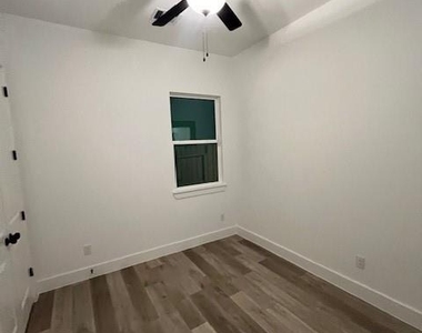 8508 Wileyvale Road - Photo Thumbnail 11
