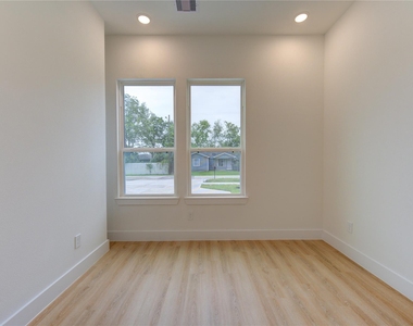 4029 Knoxville Street - Photo Thumbnail 27