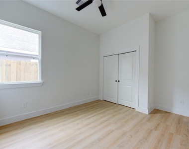4029 Knoxville Street - Photo Thumbnail 16