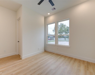 4029 Knoxville Street - Photo Thumbnail 25