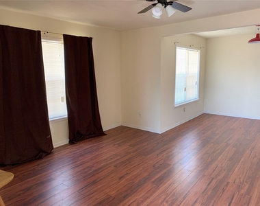 4310 College Main Street - Photo Thumbnail 1