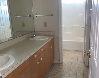 4310 College Main Street - Photo Thumbnail 9
