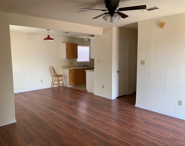 4310 College Main Street - Photo Thumbnail 4