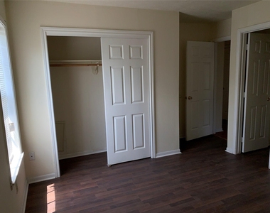 4310 College Main Street - Photo Thumbnail 11