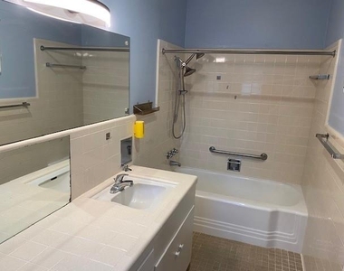 1210 Brazos Street - Photo Thumbnail 10