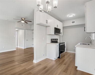 1115 Hogan Street - Photo Thumbnail 8
