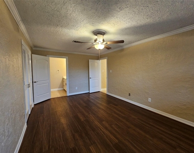 15575 Marina Drive - Photo Thumbnail 19