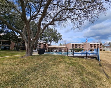 15575 Marina Drive - Photo Thumbnail 32