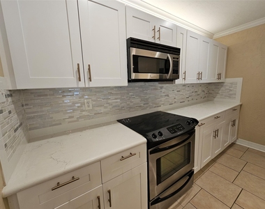 15575 Marina Drive - Photo Thumbnail 10