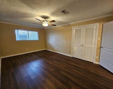 15575 Marina Drive - Photo Thumbnail 18