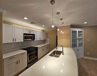 15575 Marina Drive - Photo Thumbnail 8