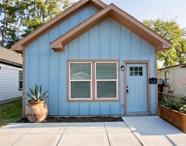 10088 Calandar - Photo Thumbnail 1