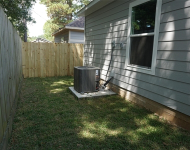 10088 Calandar - Photo Thumbnail 22