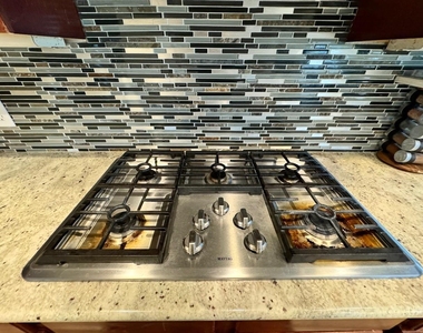 9303 Bent Spur Lane - Photo Thumbnail 13