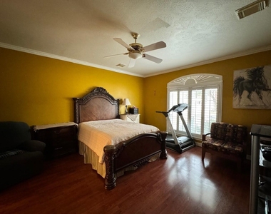 9303 Bent Spur Lane - Photo Thumbnail 29