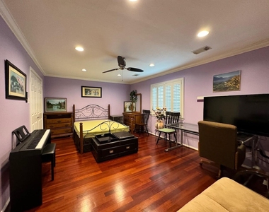 9303 Bent Spur Lane - Photo Thumbnail 21
