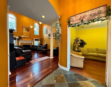 9303 Bent Spur Lane - Photo Thumbnail 3