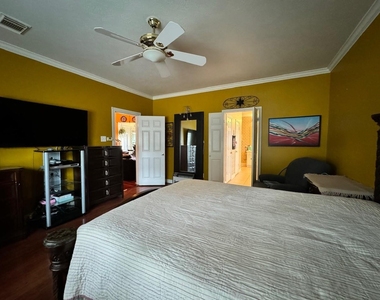 9303 Bent Spur Lane - Photo Thumbnail 30