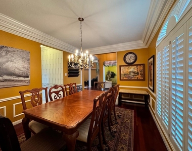 9303 Bent Spur Lane - Photo Thumbnail 8