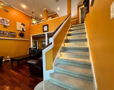 9303 Bent Spur Lane - Photo Thumbnail 18