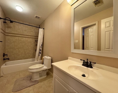 9303 Bent Spur Lane - Photo Thumbnail 17