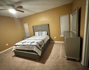 2734 Duncan Drive - Photo Thumbnail 5