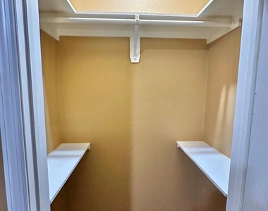 2734 Duncan Drive - Photo Thumbnail 9