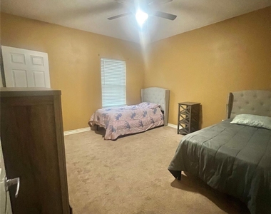 2734 Duncan Drive - Photo Thumbnail 3