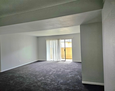 8421 Hearth Drive - Photo Thumbnail 11