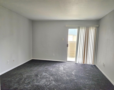 8421 Hearth Drive - Photo Thumbnail 7