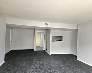 8421 Hearth Drive - Photo Thumbnail 9