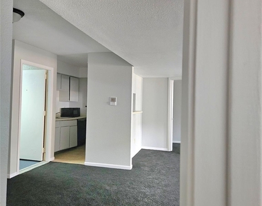 8421 Hearth Drive - Photo Thumbnail 5