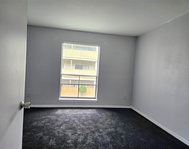 8421 Hearth Drive - Photo Thumbnail 8