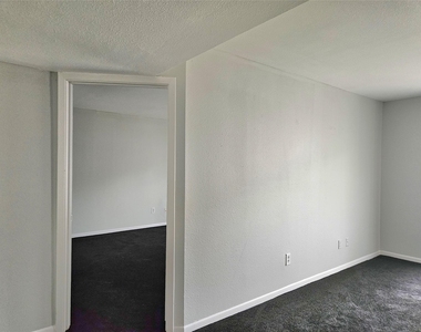 8421 Hearth Drive - Photo Thumbnail 10