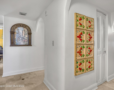 1860 N Atlantic Avenue - Photo Thumbnail 2