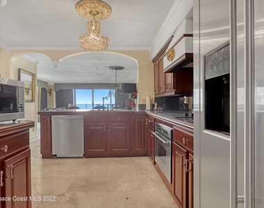 1860 N Atlantic Avenue - Photo Thumbnail 4