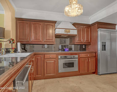 1860 N Atlantic Avenue - Photo Thumbnail 3