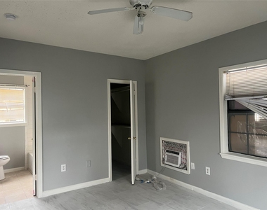 139 Van Molan Street - Photo Thumbnail 3