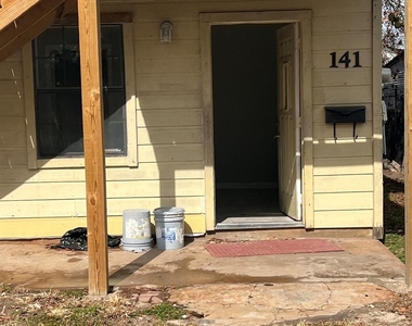 139 Van Molan Street - Photo Thumbnail 5