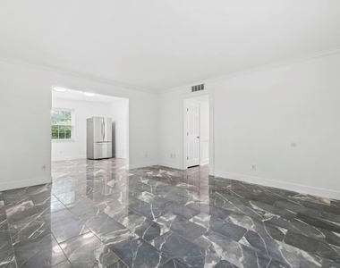 7900 Westheimer Road - Photo Thumbnail 9
