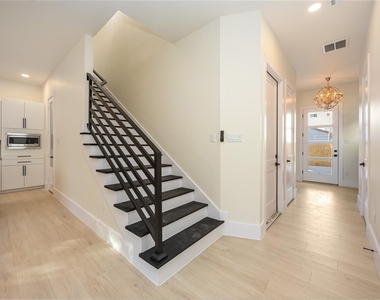 7125 England Street - Photo Thumbnail 2