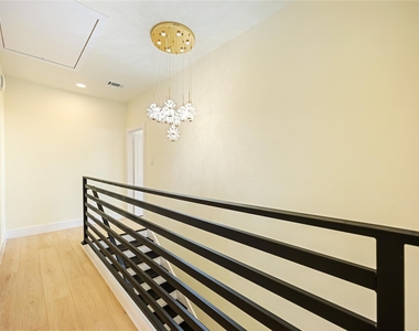 7125 England Street - Photo Thumbnail 11