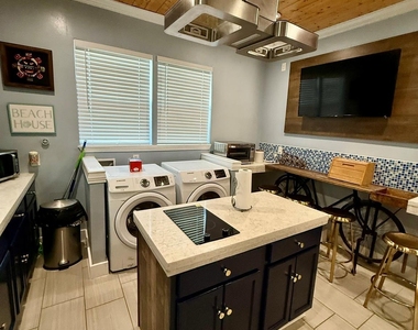 2312 37th Street - Photo Thumbnail 10