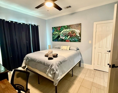 2312 37th Street - Photo Thumbnail 23